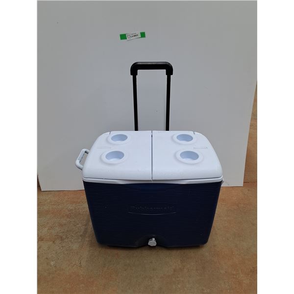 Rubbermaid Portable Cooler - 18 x 21 x 15"