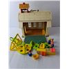 Image 2 : Fisher Price Play Family School