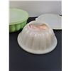 Image 2 : Tupperware Jelly Molds Lot