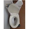 Image 4 : *Toto Toilet.   PICK UP