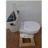 Image 4 : *Toto Toilet.   PICK UP
