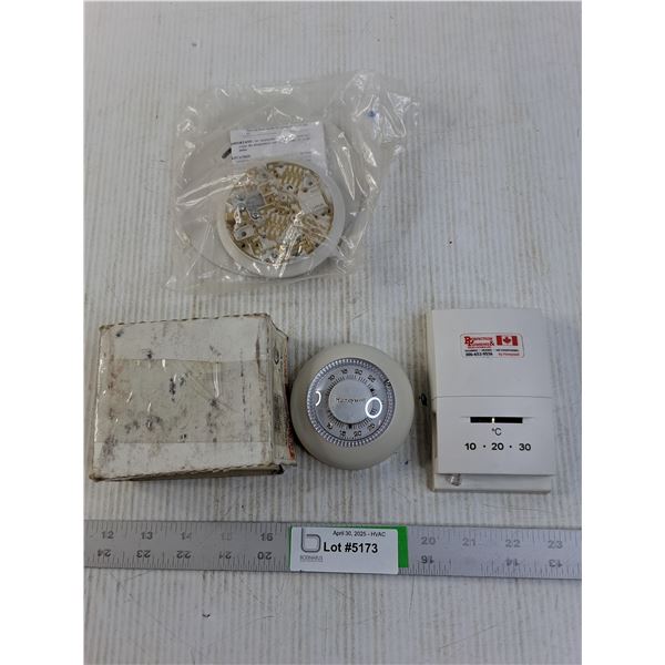 (2) 24v Honeywell Round Thermostats, (1) Rectangular thermostat and a Round Thermostat mount