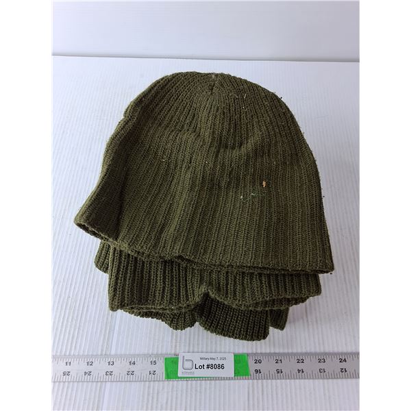 (8) Military Toques