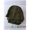 Image 1 : (8) Military Toques