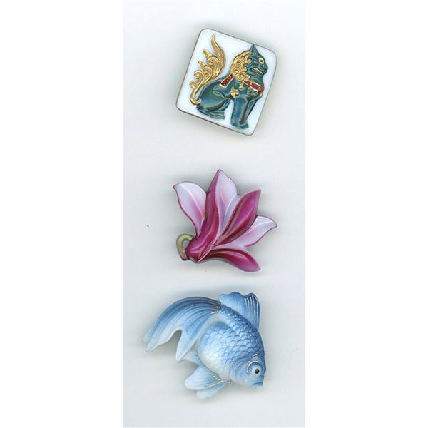 A small card of Japanese Arita porcelain buttons