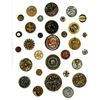 Image 1 : A full card of assorted flower buttons