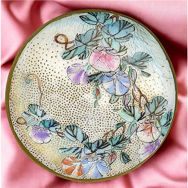 A division one pictorial Satsuma button