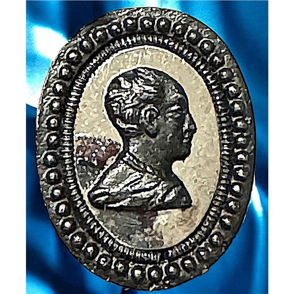 A very RARE pictorial metal head button