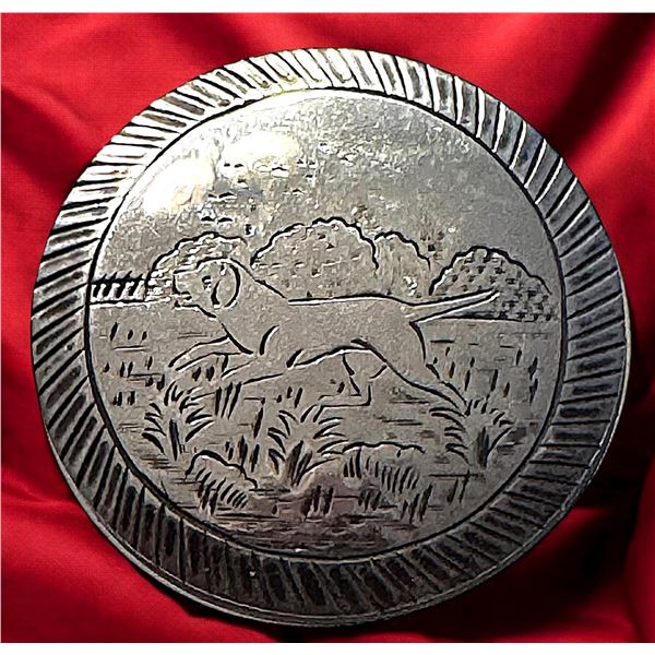 A RARE division one silver hunt button