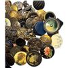 Image 5 : A bag lot of assorted buttons