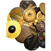 Image 2 : A bag lot of assorted buttons