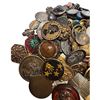 Image 2 : A bag lot of assorted material buttons