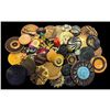 Image 1 : A bag lot of assorted buttons