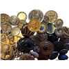 Image 2 : A bag lot of assorted buttons