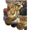 Image 3 : A bag lot of assorted buttons