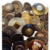Image 4 : A bag lot of assorted buttons