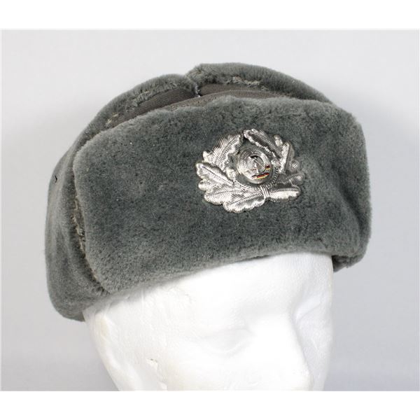 #111 EAST GERMAN MILITARY ARMY NVA WINTER CAP HAT