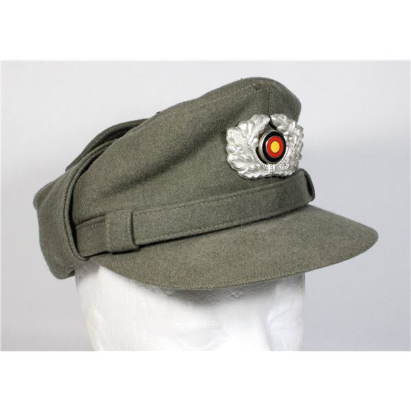 #114 1962 EAST GERMAN COMMUNIST MILITARY CAP