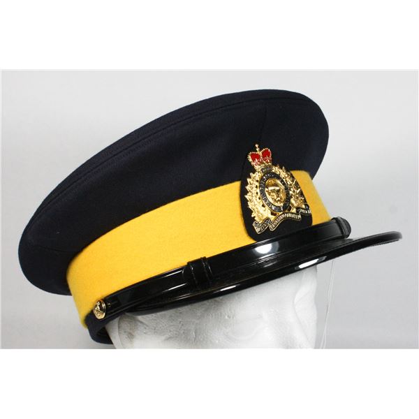 #141 1985 RCMP OFFICERS VISOR CAP WITH BADGE 7 1/4