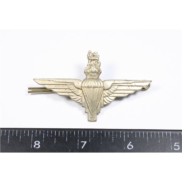 #171 BRITISH PARACHUTE REGIMENT CAP BADGE W/