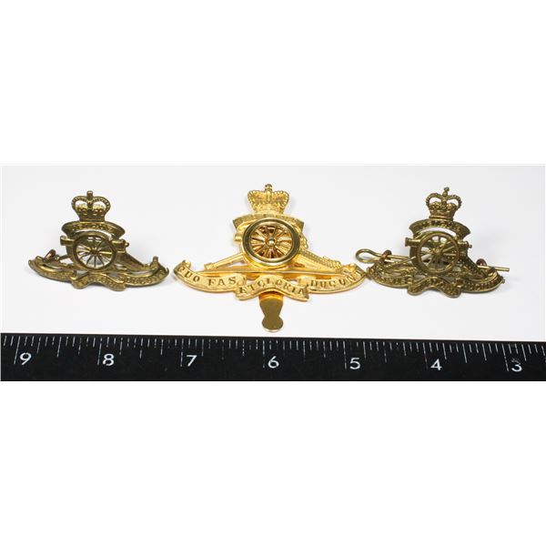 #189 OFFICERS SPINNING WHEEL RCA CAP BADGE W/