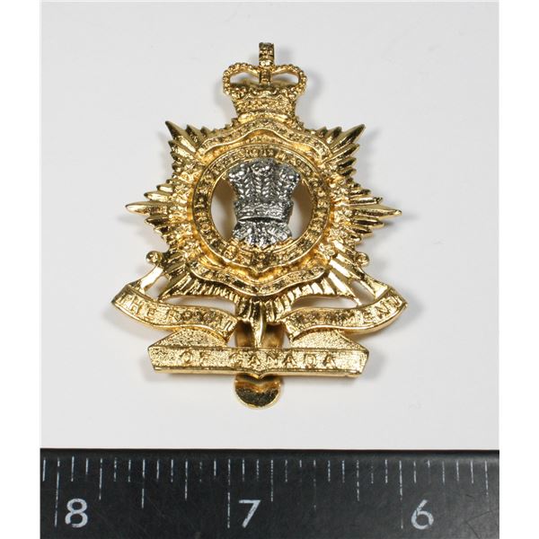 #190 ROYAL REGIMENT OF CANADA CAP BADGE QEII