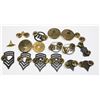 Image 2 : #241 LOT OF UNITED STATES MILITARY INSIGNIA W/