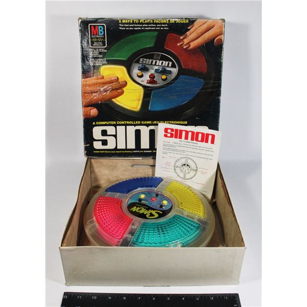 #467 MILTON BRADLEY ELECTRONICS SIMON GAME WORKS