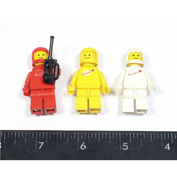 #476 VINTAGE LEGO SPACEMAN ASTRONAUTS RED YELLOW
