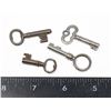 Image 1 : #847 ANTIQUE LOT OF 4 SMALL KEYS VARIOUS DESIGNS
