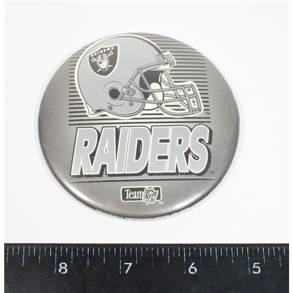 #899  RAIDERS NFL FOOTBALL PIN MADE IN USA
