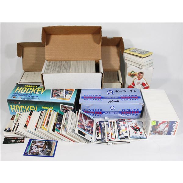 690A LARGE LOT ASSORTED HOCKEY SPORTS CARDS BOXED