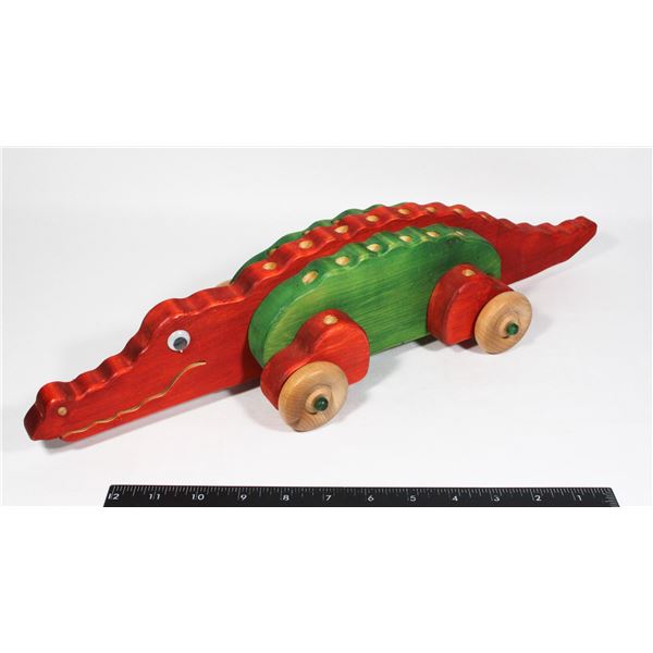 925G LARGE WOODEN ALLIGATOR TOY MADE IN CANADA