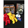 Image 1 : VARIOUS SPORTS COLLECTIBLES LOT (GRETZKY, KOBE,MANNING