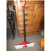 Image 1 : Snow Shovel