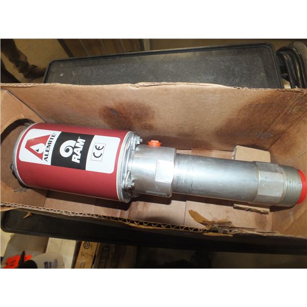 Alemite Fluid Dispensing Pump