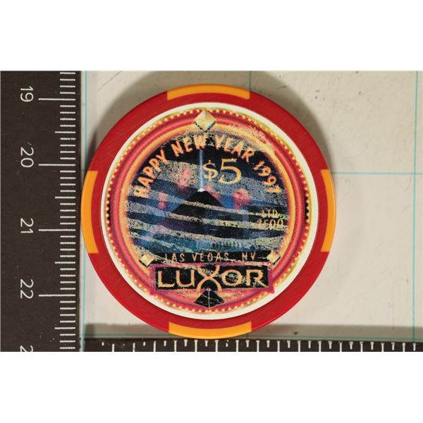 1 0F 2500 1997 HAPPY NEW YEAR LUXOR $5 CASINO CHIP