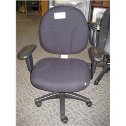 Black Mid Back Ergo Gas Lift Task Chair