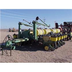 JD 7200 MAX EMERGE II AIR PLANTER, 2 PT. MT.,