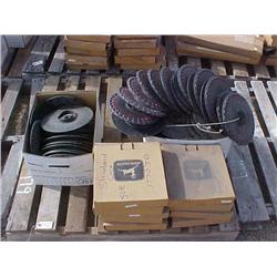 PALLET JD VACCUM PLANTER SM CORN & EATIBLE BEAN PL