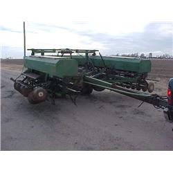 GREAT PLAINS 12"X30' FOLDING HOE DRILL