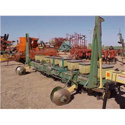 JD 7100 8X30" PLANTER (NO MONITOR) GOOD KINZE