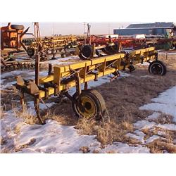 21' HAMBY DBL TOOL BAR W/6 SHANKS-GAGE WHEELS