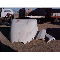 WHITE SEMI CAB TOP WIND DEFLECTOR