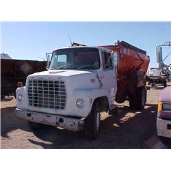 1979 FORD 800 TRUCK W/OSWALT 420 ENSILMIXER BOX