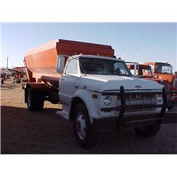 1972 CHEV C50 FEED TRUCK W/OSWALT 380 INSUL MIXER