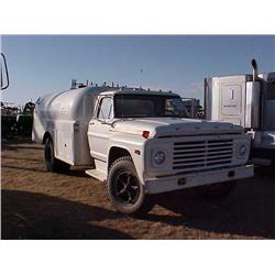 1972 FORD F700 TANKER TRUCK