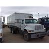 Image 2 : 1999 IHC 4900 FEED TRUCK W/ ROTOMIX 900 BOX