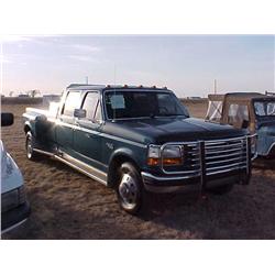 1994 FORD F350 XLT CREW CAB DUALLY