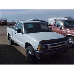 1995 CHEV S-10 LS EX-CAB 4X4 PICKUP